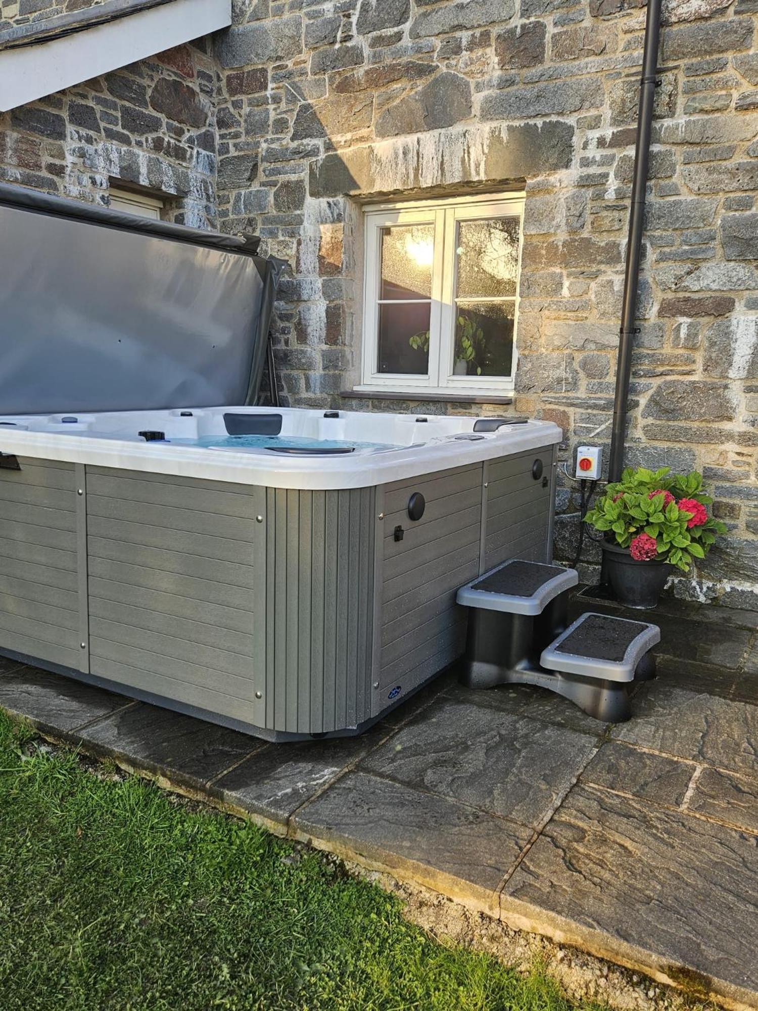 3 Bedroom Barn Conversion With Hot Tub-Garden View - Ty Cerrig Barn كورين المظهر الخارجي الصورة