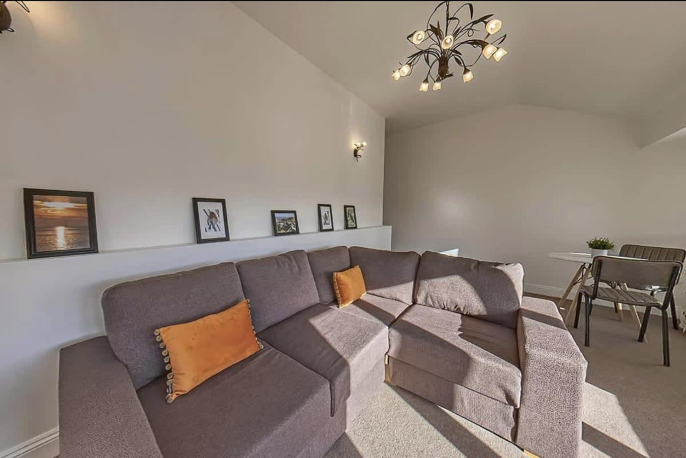 3 Bedroom Barn Conversion With Hot Tub-Garden View - Ty Cerrig Barn كورين المظهر الخارجي الصورة