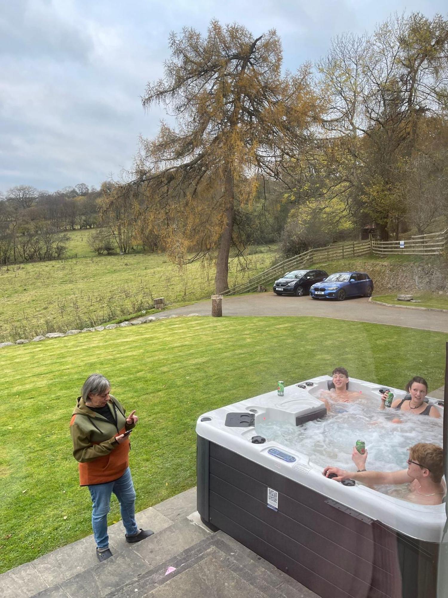 3 Bedroom Barn Conversion With Hot Tub-Garden View - Ty Cerrig Barn كورين المظهر الخارجي الصورة